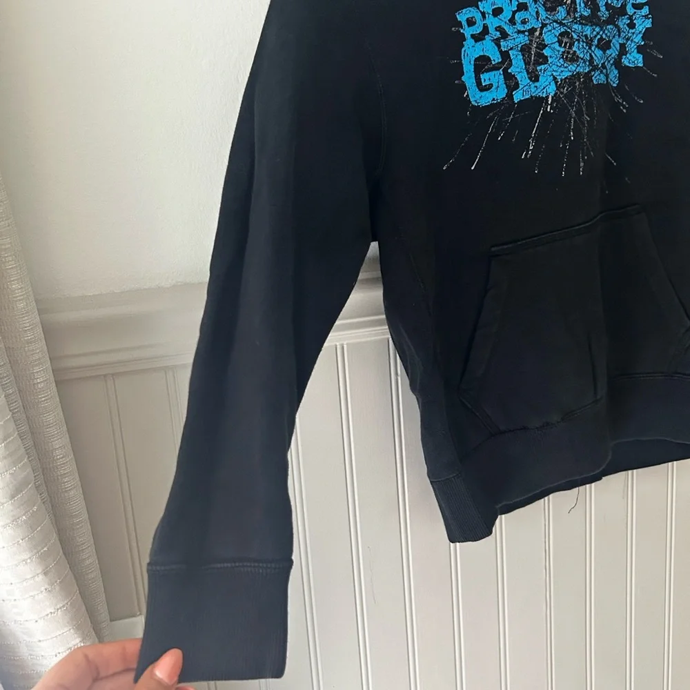 Nike Boys Medium Black Hoodie with Blue Graphic Practice Glory Sweatshirt